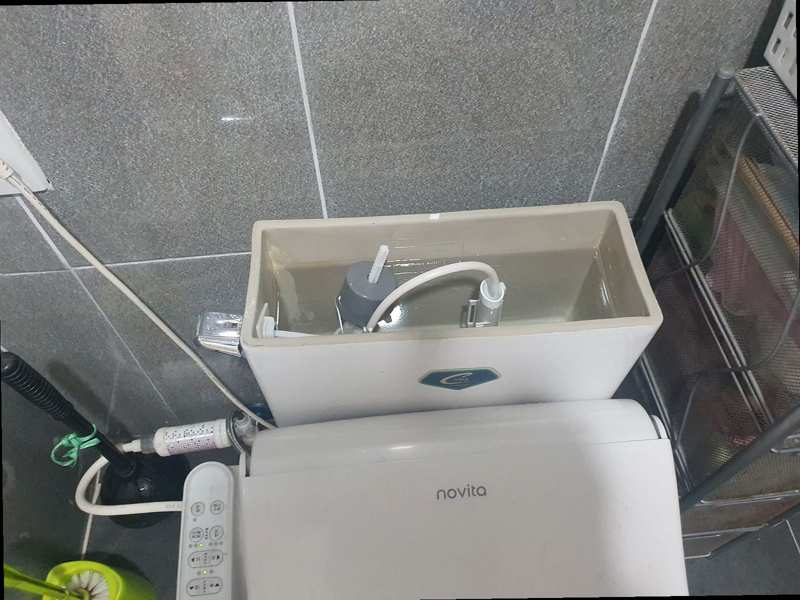 구리 하수구막힘 배관 내부를 점검하는 내시경 장비와 작업 장면