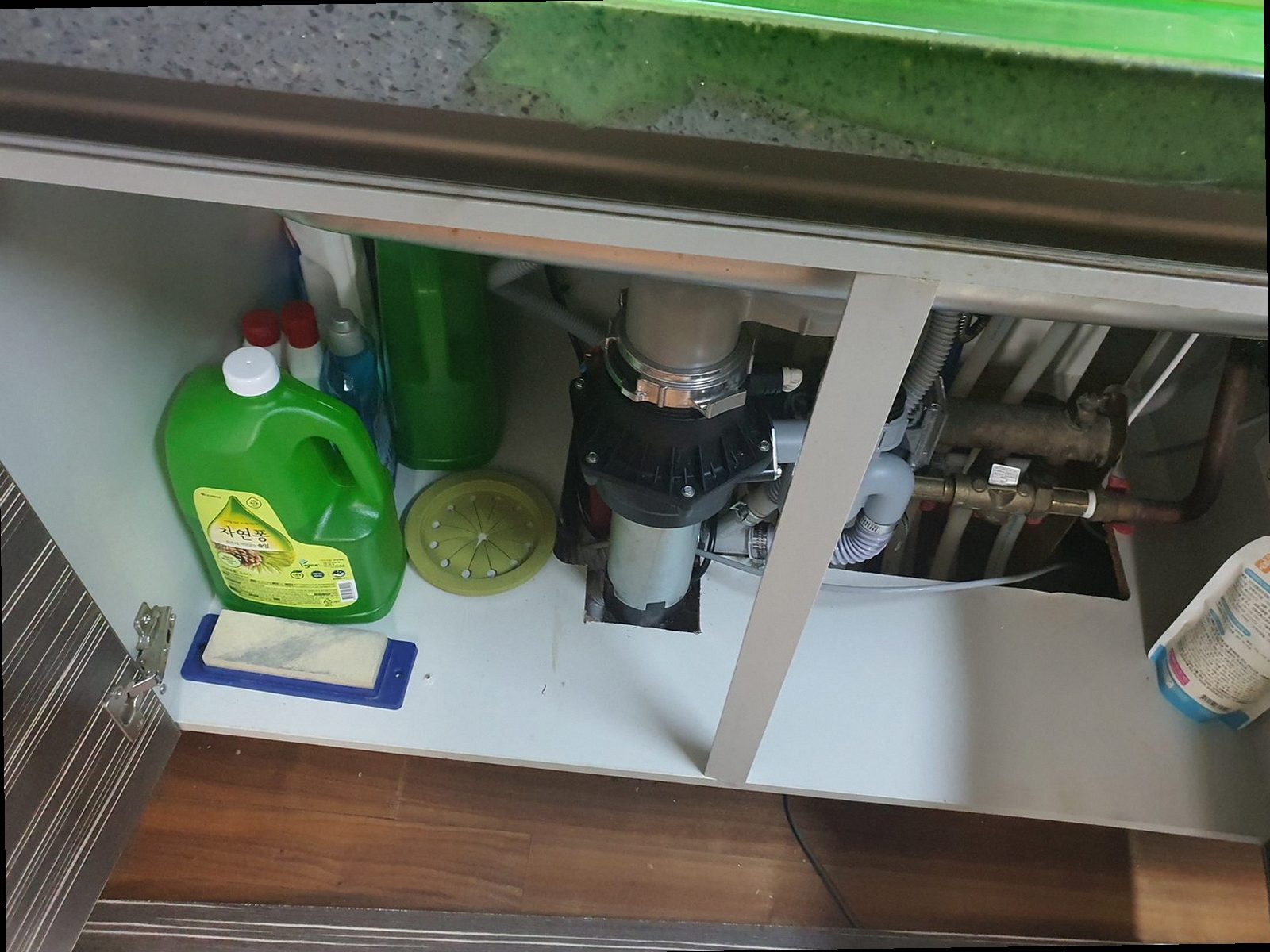 김포 하수구막힘 배관 내부 오염과 막힘 위치를 확인하는 내시경 점검 장면