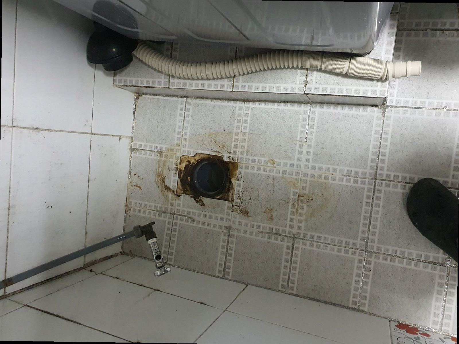 양주 하수구막힘 배관 내부 막힘 상태를 확인하는 점검 장면