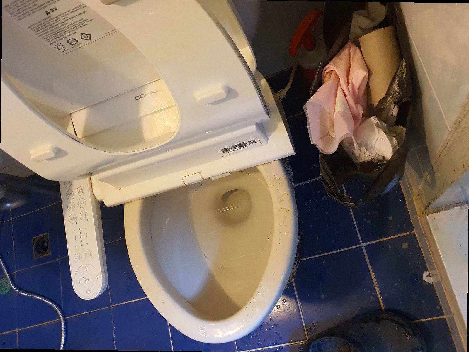 양주 하수구막힘 배관 내부 상태를 확인하는 점검 장면