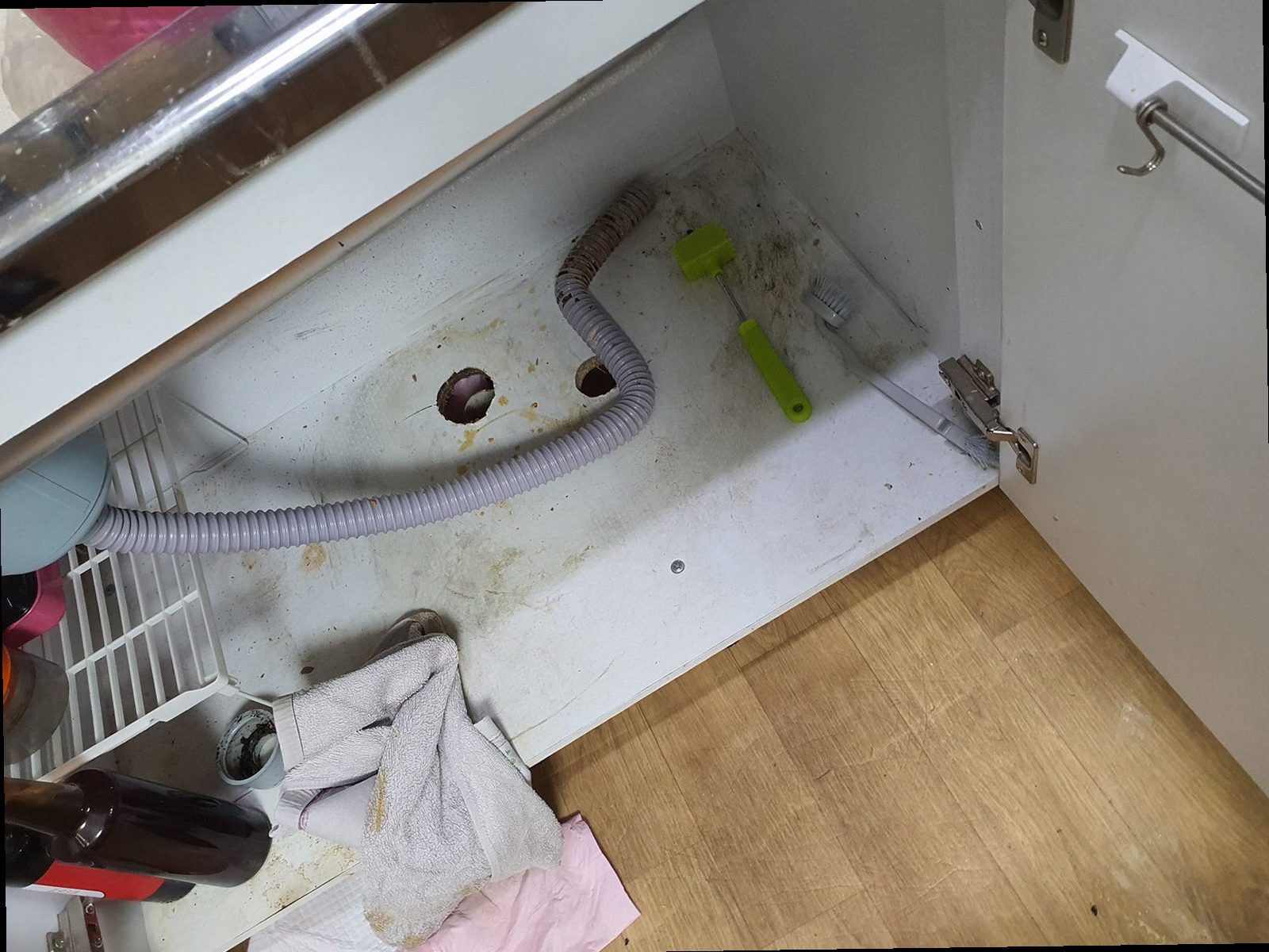 권선구 하수구막힘 배관 내부 상태를 확인하는 점검 장비와 작업 장면