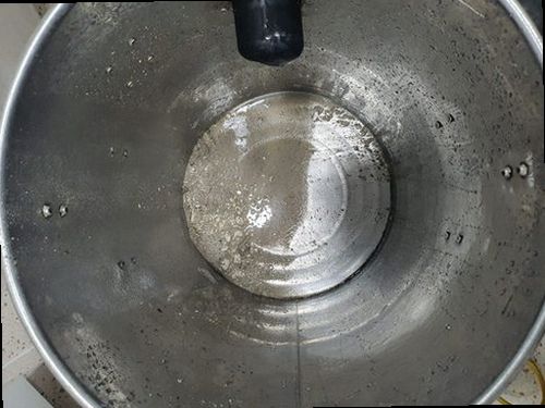 부평구 하수구막힘 고압 세척과 전동 스네이크 작업을 준비하는 배관 점검 현장