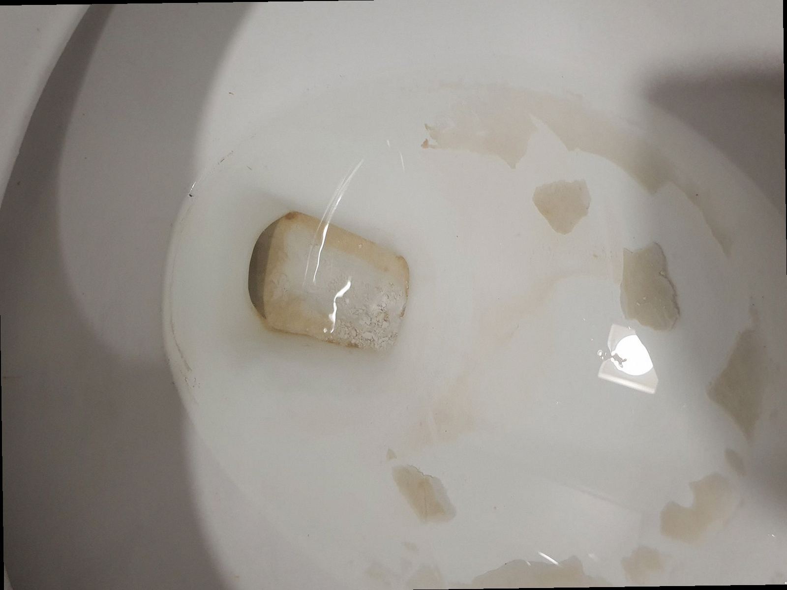 옹진군 하수구막힘 고압 세척 장비로 배관 내부를 정리하는 작업 장면