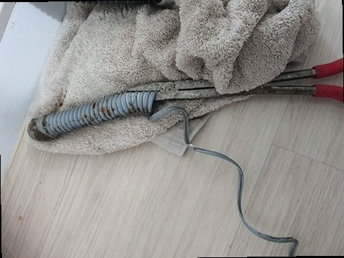 부산 강서구 하수구막힘 고압 세척 장비로 배관 내벽의 유분과 찌꺼기를 제거하는 과정