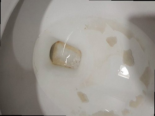 청주시 상당구 하수구막힘 고압 세척 후 물 흐름을 확인하는 식당 주방 배수관
