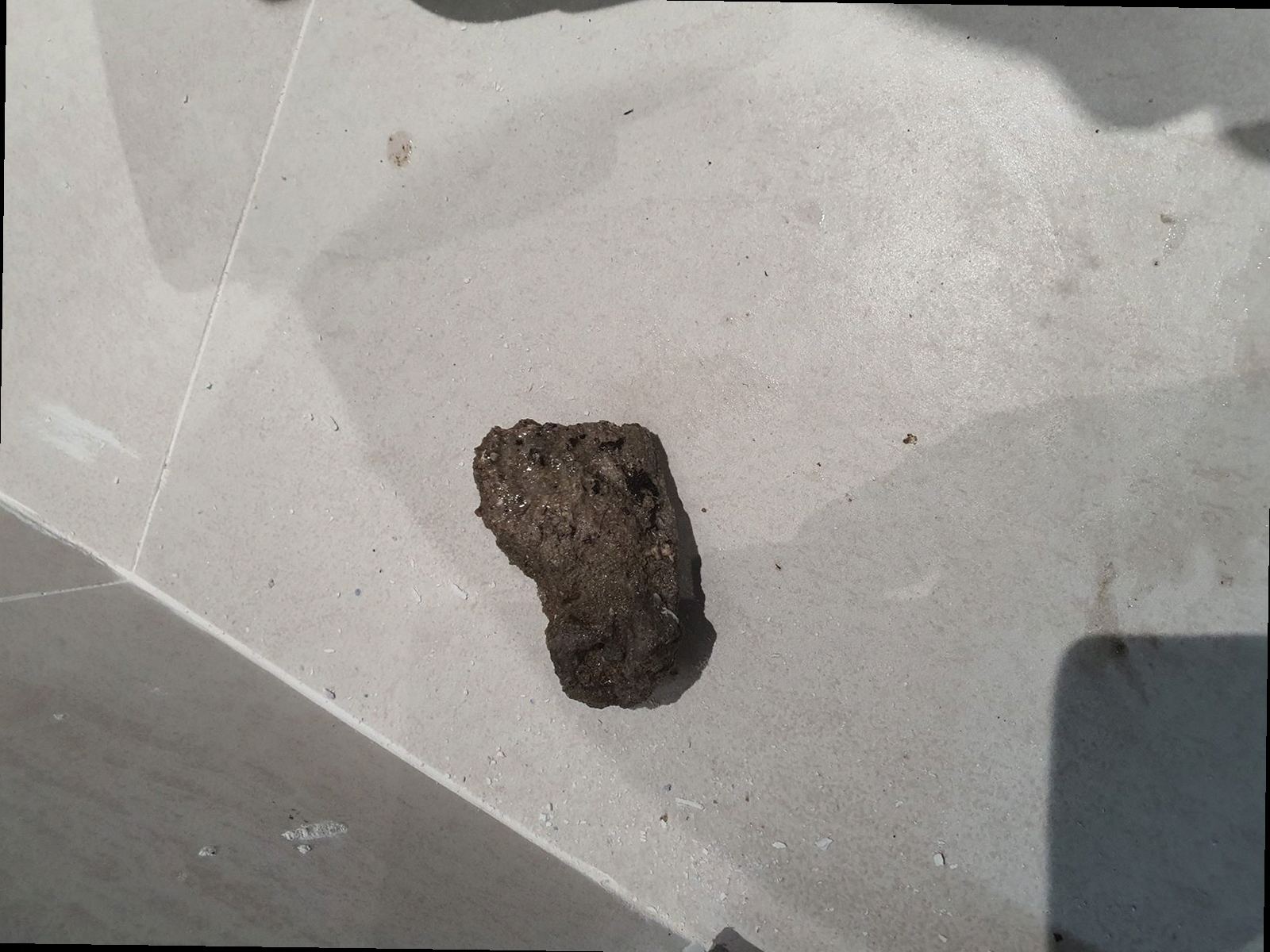 강남구 하수구막힘 배수 속도와 고임 상태를 점검하는 현장 관찰 장면