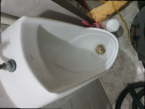 세종시 하수구막힘 내시경 카메라로 배관 내부를 확인하는 과정